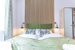 4BR Apt. for Groups 6-Min to Stadthalle