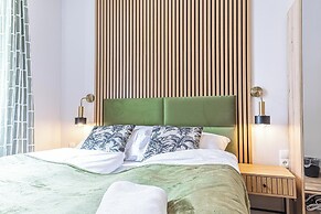 4BR Apt. for Groups 6-Min to Stadthalle