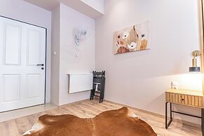 4BR Apt. for Groups 6-Min to Stadthalle