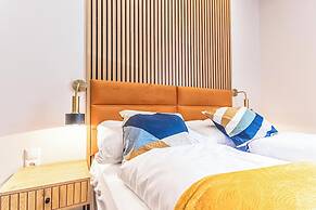 4BR Apt. for Groups 6-Min to Stadthalle