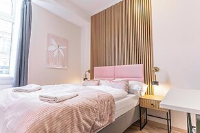 4BR Apt. for Groups 6-Min to Stadthalle