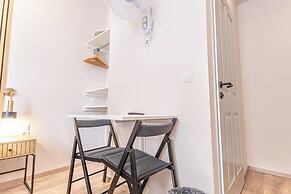 4BR Apt. for Groups 6-Min to Stadthalle