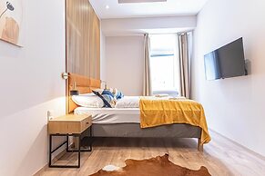 4BR Apt. for Groups 6-Min to Stadthalle