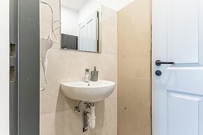 4BR Apt. for Groups 6-Min to Stadthalle