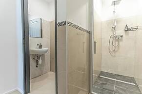 4BR Apt. for Groups 6-Min to Stadthalle