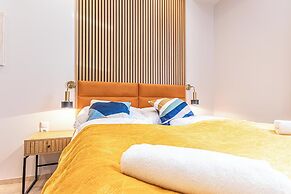 4BR Apt. for Groups 6-Min to Stadthalle