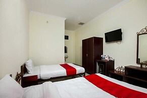 Esther Hotel