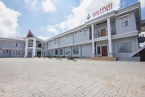 Esther Hotel