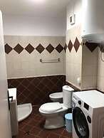 Tirent Apartment - Comfortable 1-Bedroom Stay in Fresku
