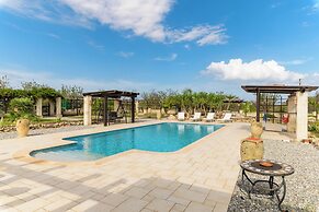 Villa Alexander & Pool Wonderful Italy