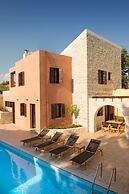Phaistos Villas - Villa Dafne Poolside Gem