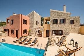 Phaistos Villas - Villa Dafne Poolside Gem