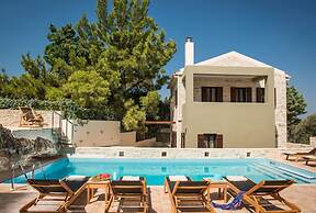 Phaistos Villas - Villa Erato Poolside Luxury Gem