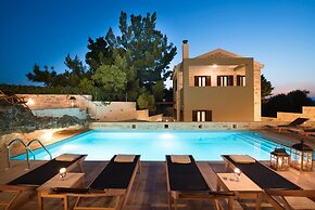 Phaistos Villas - Villa Erato Poolside Luxury Gem