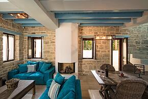 Phaistos Villas - Villa Erato Poolside Luxury Gem