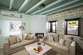 Phaistos Villas - Villa Kastalia Poolside Retreat