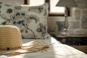 Phaistos Villas - Villa Kastalia Poolside Retreat