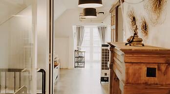 Hoang Yen Hotel & Coffee