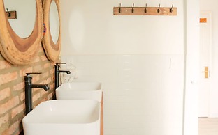 Hoang Yen Hotel & Coffee