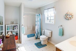 1 Mi to Lake Murray: Pet-friendly Home w/ Deck