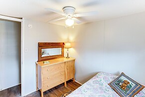 1 Mi to Lake Murray: Pet-friendly Home w/ Deck