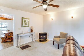 1 Mi to Lake Murray: Pet-friendly Home w/ Deck