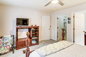 1 Mi to Lake Murray: Pet-friendly Home w/ Deck