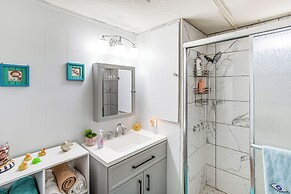 1 Mi to Lake Murray: Pet-friendly Home w/ Deck