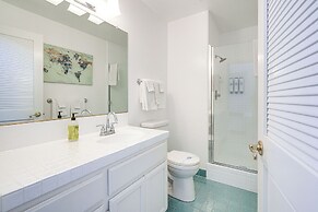 Swim, Golf & Relax: Luxe Townhome in Aptos