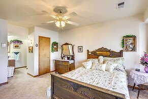 7 Mi to Dtwn Denver: Lakefront Gem w/ Dock!