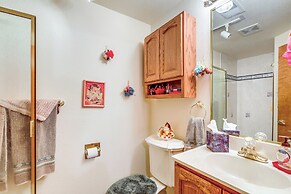 7 Mi to Dtwn Denver: Lakefront Gem w/ Dock!