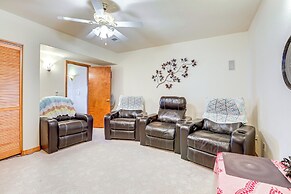 7 Mi to Dtwn Denver: Lakefront Gem w/ Dock!