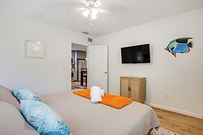 Walk to Beach: Getaway w/ Fire Pit in St Augustine