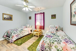 3 Mi to Dtwn Beaufort: Quiet Family Home w/ Yard