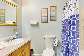 3 Mi to Dtwn Beaufort: Quiet Family Home w/ Yard