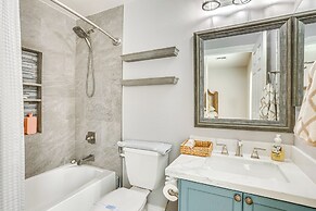 Luxe Mtn-view Mansion w/ Hot Tub in Phoenix!