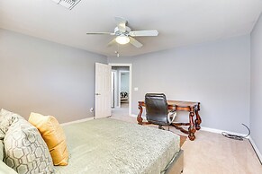 Luxe Mtn-view Mansion w/ Hot Tub in Phoenix!