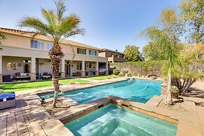 Luxe Mtn-view Mansion w/ Hot Tub in Phoenix!