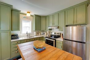 < 1/2 Mi to Beach: Gem w/ Lanai in Pass Christian