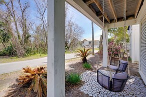 < 1/2 Mi to Beach: Gem w/ Lanai in Pass Christian