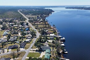 Hot Tub & Boat Dock: Getaway on Deer Point Lake!