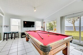 Hot Tub & Boat Dock: Getaway on Deer Point Lake!