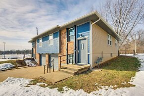 1 Mi to Truman Library: Apt w/ Large Yard!