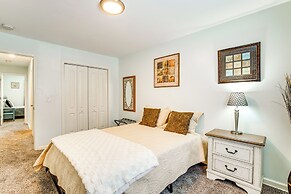 1 Mi to Truman Library: Apt w/ Large Yard!