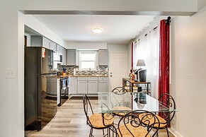 1 Mi to Truman Library: Apt w/ Large Yard!