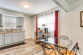 1 Mi to Truman Library: Apt w/ Large Yard!