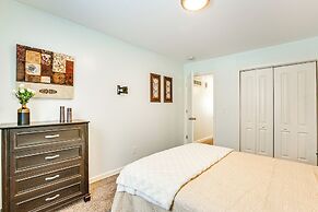 1 Mi to Truman Library: Apt w/ Large Yard!