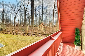 Hot Tub, Fire Pit & Patio: A-frame Stafford Cabin