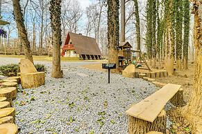 Hot Tub, Fire Pit & Patio: A-frame Stafford Cabin