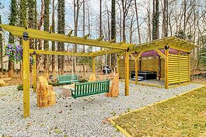 Hot Tub, Fire Pit & Patio: A-frame Stafford Cabin